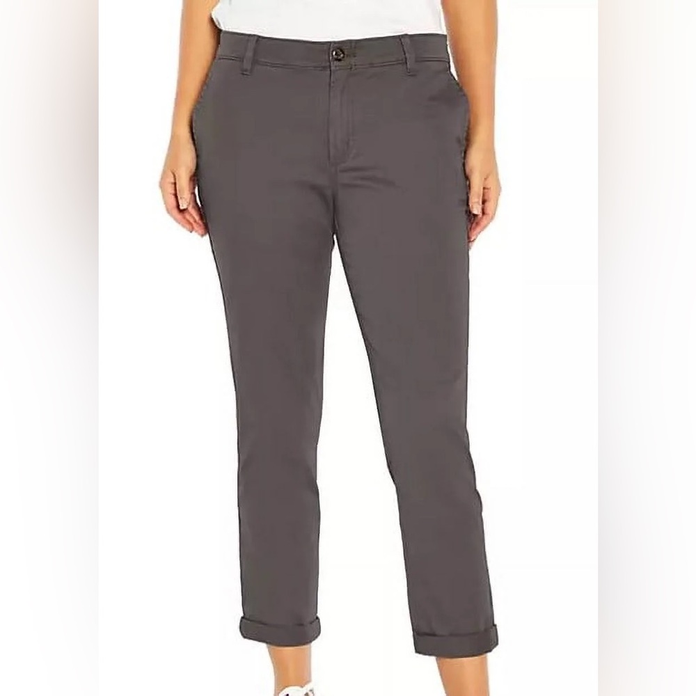 Gap Relaxed Girlfriend pants. Size 6. Charcoal grey. New